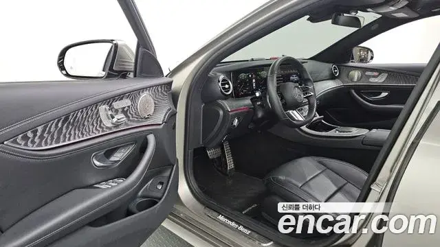 Mercedes-Benz E-Class 2022 — Фото 10/20