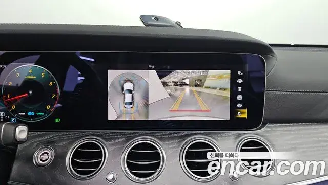 Mercedes-Benz E-Class 2022 — Фото 15/20