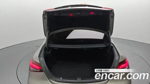 Mercedes-Benz E-Class 2022 — Фото 20/20
