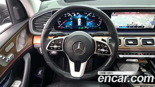 Mercedes-Benz GLE-Class 2020 — Şəkil 15/34