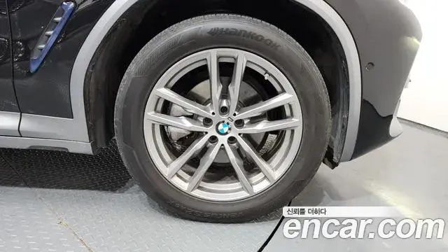 BMW X4 2020 — Photo 27/34