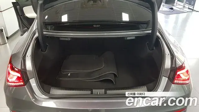 Mercedes-Benz CLA-Class 2020 — Şəkil 13/17