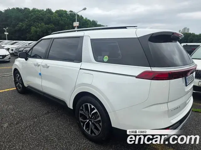 Kia Carnival 2022 — Şəkil 18/19