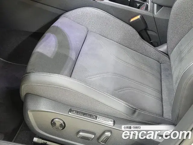 Volkswagen Golf 2026 — Şəkil 18/20