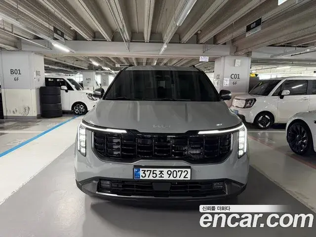 Kia Carnival 2025 — Şəkil 15/20