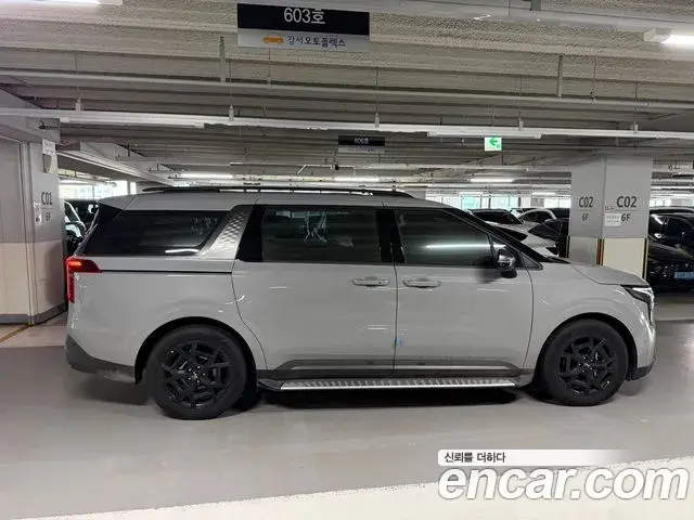 Kia Carnival 2025 — Şəkil 8/20