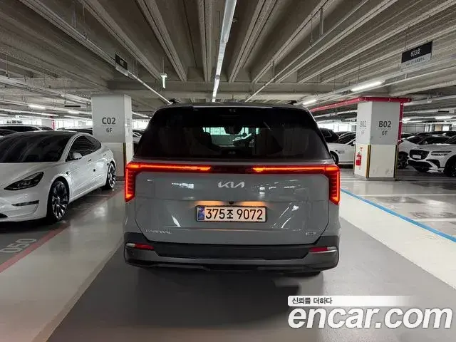 Kia Carnival 2025 — Şəkil 17/20