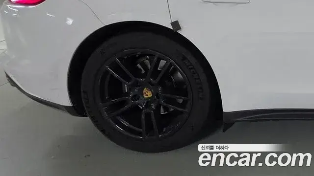 Porsche Panamera 2018 — Şəkil 14/18