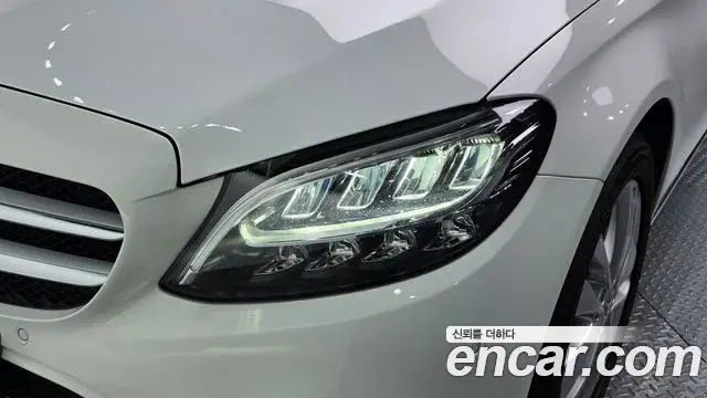 Mercedes-Benz C-Class 2020 — Şəkil 24/31