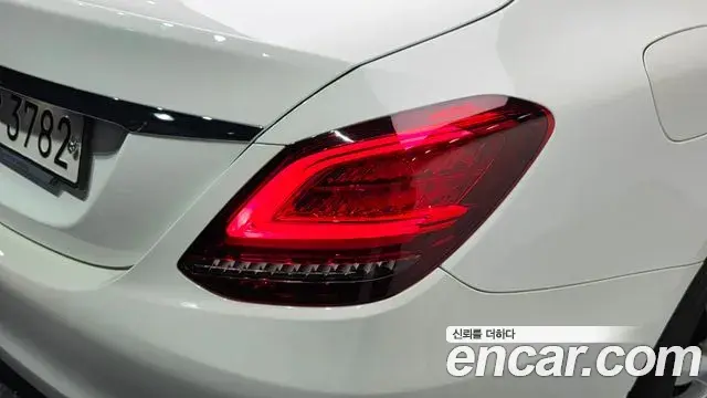 Mercedes-Benz C-Class 2020 — Şəkil 31/31