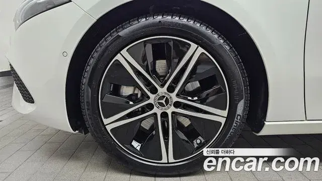 Mercedes-Benz A-Class 2025 — Фото 5/20
