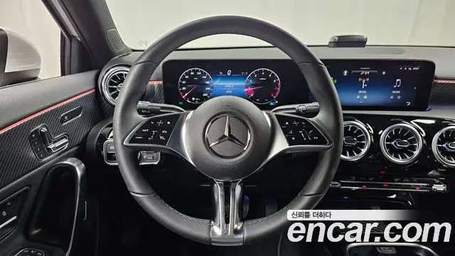 Mercedes-Benz A-Class 2025 — Фото 13/20