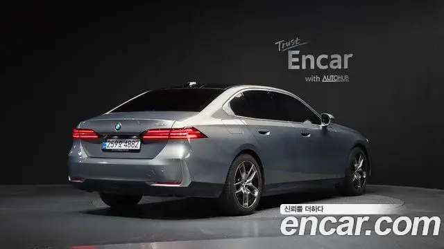 BMW 5 Series 2025 — Şəkil 15/31