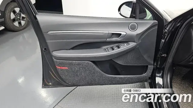 Hyundai Sonata Hybrid 2021 — Şəkil 27/30