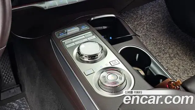 Genesis GV70 2021 — ფოტო 20/20