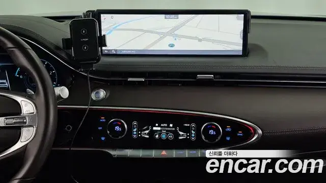 Genesis GV70 2021 — ფოტო 16/20