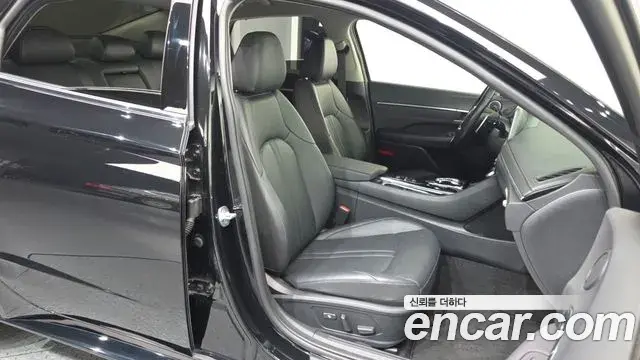 Hyundai Sonata Hybrid 2022 — Photo 29/35