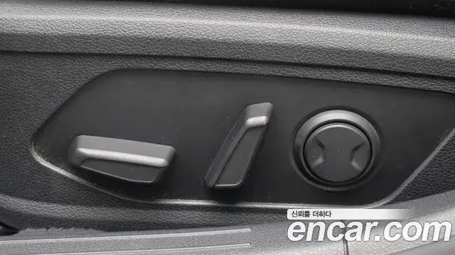 Hyundai Sonata Hybrid 2022 — Photo 27/35