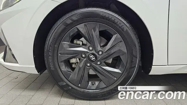 Hyundai The New Avante Hybrid 2023 — ფოტო 1/30