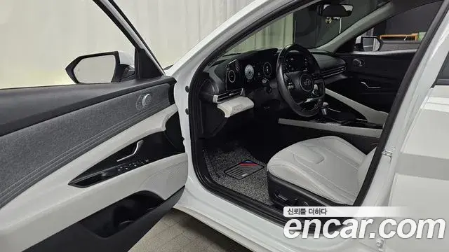 Hyundai The New Avante Hybrid 2023 — ფოტო 29/30