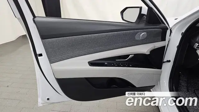 Hyundai The New Avante Hybrid 2023 — ფოტო 11/30