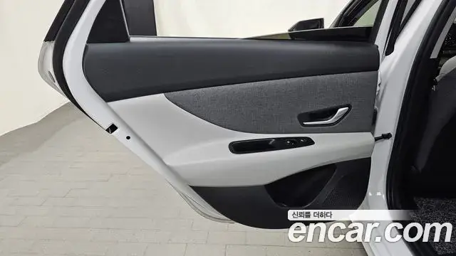 Hyundai The New Avante Hybrid 2023 — ფოტო 30/30