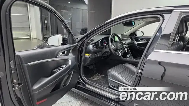 Genesis G70 2020 — Photo 8/33