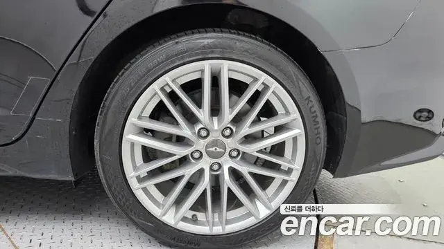 Genesis G70 2020 — Photo 26/33