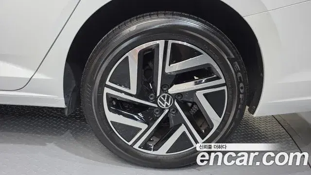 Volkswagen Jetta 2022 — Şəkil 13/30