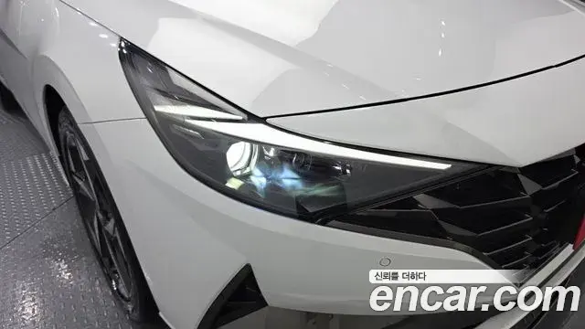 Hyundai The New Avante Hybrid 2021 — Photo 21/33