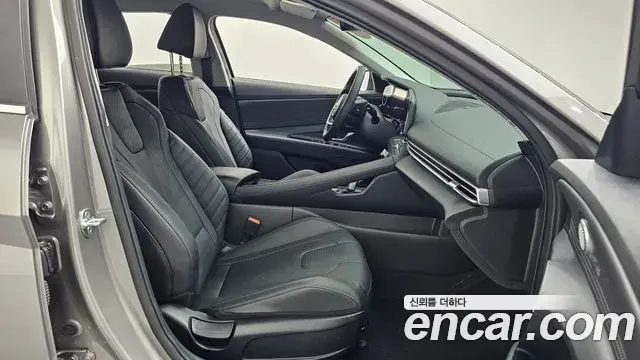 Hyundai The New Avante Hybrid 2020 — Photo 32/34