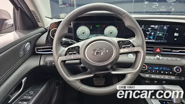 Hyundai The New Avante Hybrid 2020 — Photo 9/34
