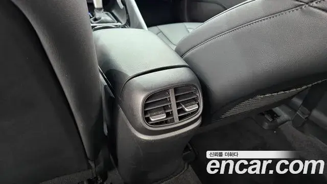 Hyundai The New Avante Hybrid 2020 — Photo 2/34