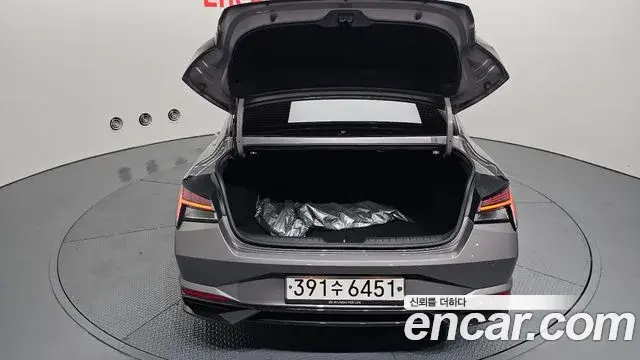 Hyundai The New Avante Hybrid 2020 — Photo 18/34