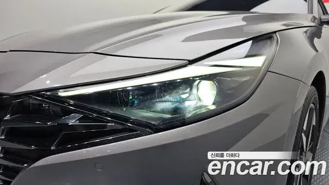 Hyundai The New Avante Hybrid 2020 — Photo 14/34