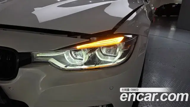 BMW 3 Series 2018 — Photo 9/32