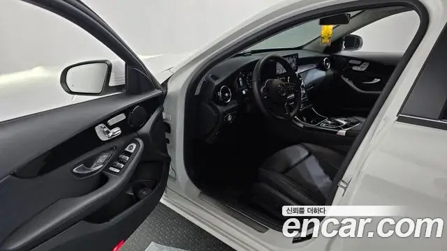 Mercedes-Benz C-Class 2019 — Фото 8/20