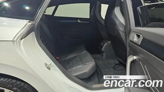 Volkswagen Arteon 2022 — Photo 22/33