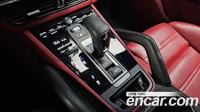 Porsche Cayenne 2022 — Şəkil 16/31