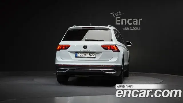 Volkswagen Tiguan 2023 — Фото 4/20