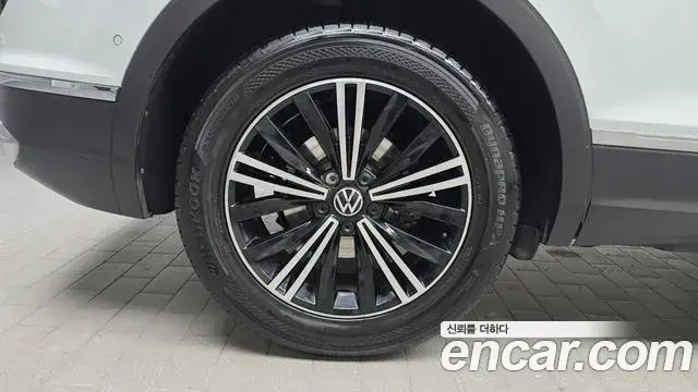 Volkswagen Tiguan 2023 — Фото 5/20