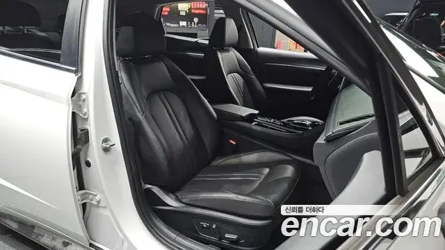 Hyundai Sonata Hybrid 2019 — Şəkil 23/31