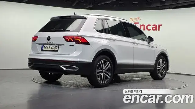 Volkswagen Tiguan 2021 — Şəkil 15/20