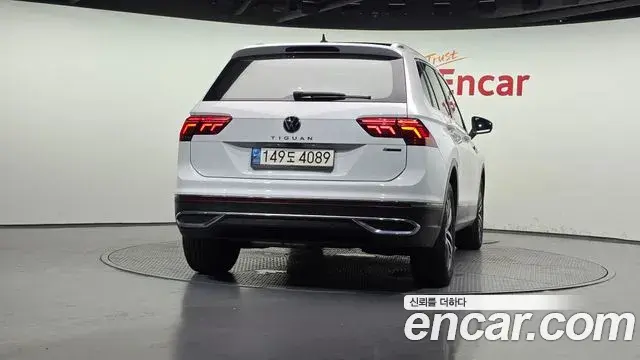 Volkswagen Tiguan 2021 — Şəkil 14/20