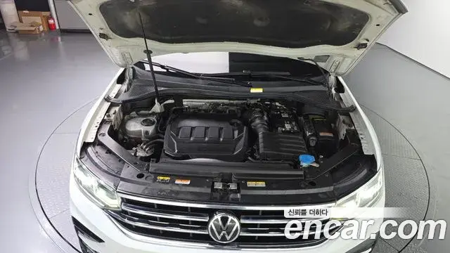 Volkswagen Tiguan 2021 — Şəkil 13/20