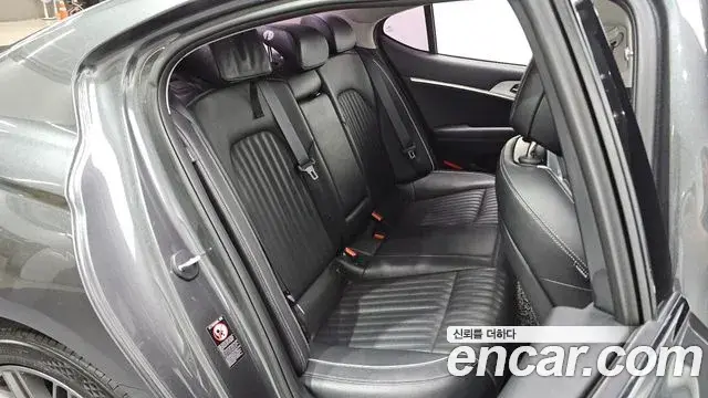 Genesis G70 2018 — Şəkil 31/32