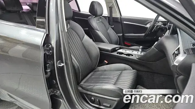 Genesis G70 2018 — Şəkil 9/32