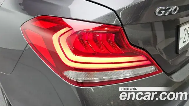 Genesis G70 2018 — Şəkil 24/32