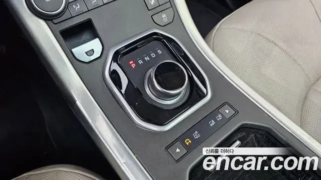 Land Rover Range Rover Evoque 2018 — Şəkil 16/30