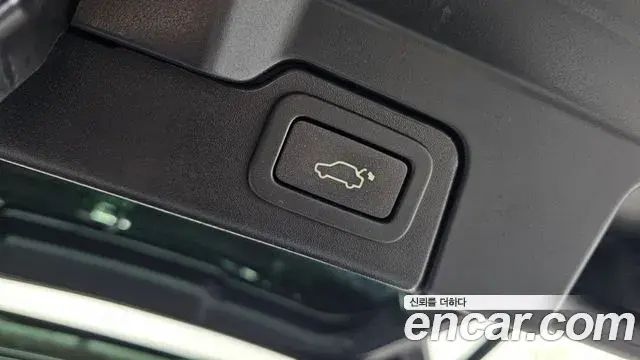 Land Rover Range Rover Evoque 2018 — Şəkil 28/30